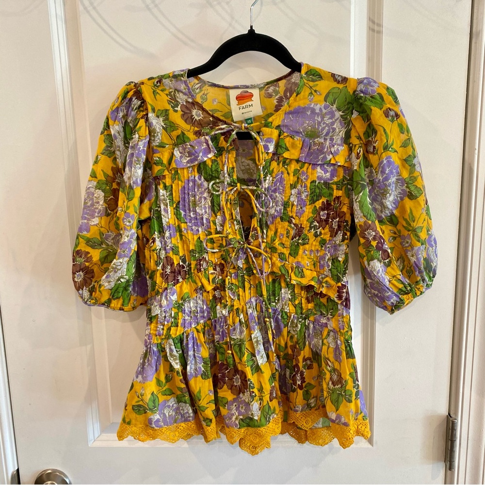 FARM Rio Capri Floral V-Neck Blouse
